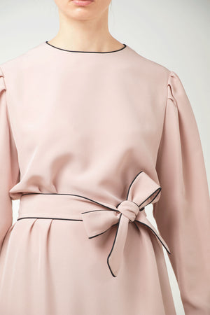 Light pink crepe loose silhouette dress 