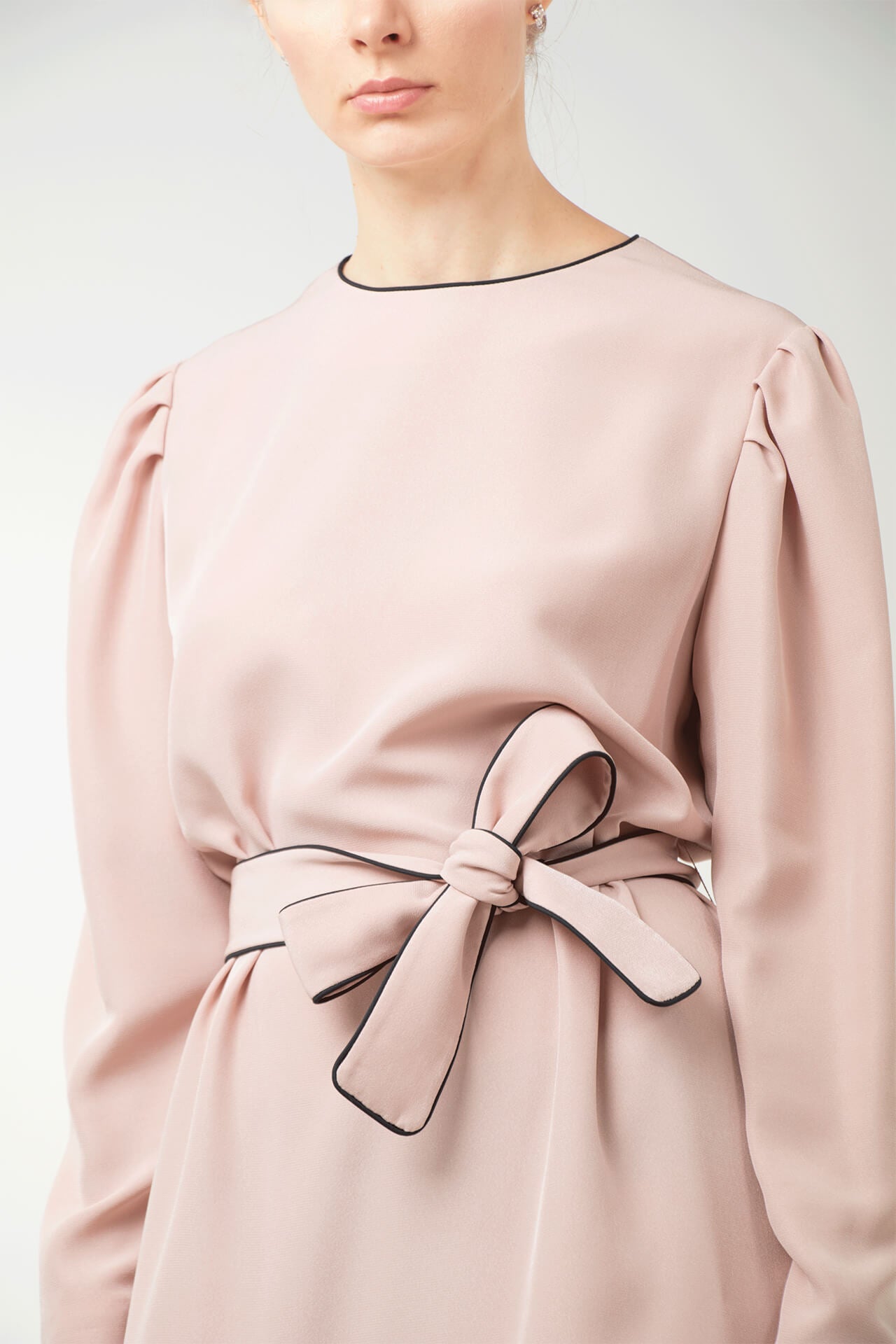 Light pink crepe loose silhouette dress 