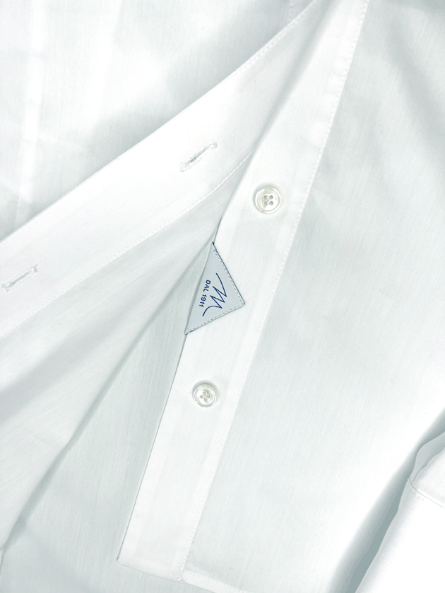 White shirt made from Italian Tessitura Monti stretch cotton